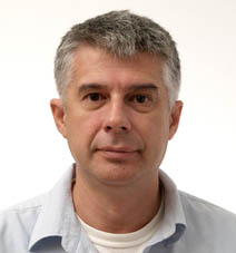 El professor Gabriel Navarro.